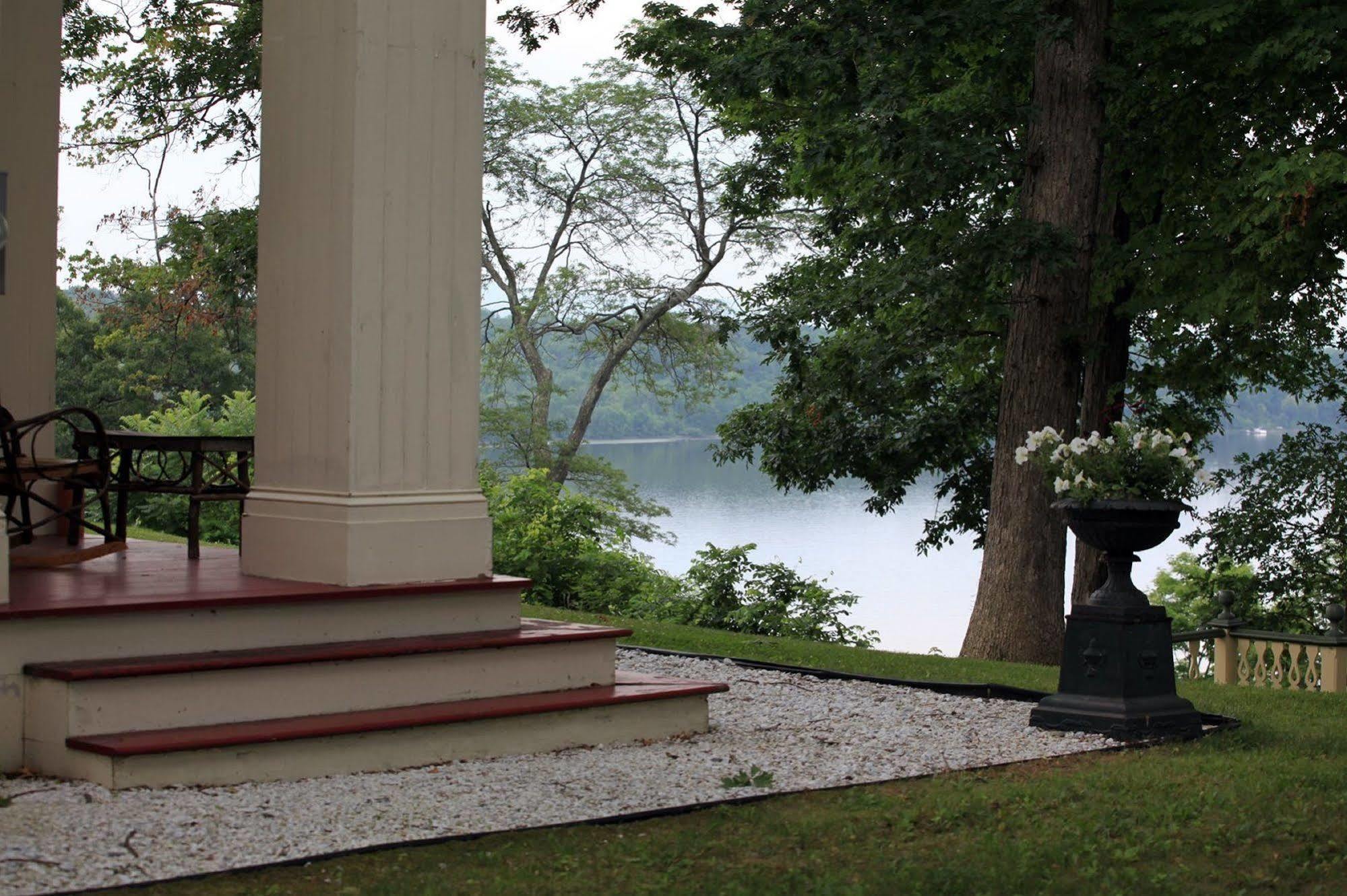 Oakcliff Bed And Breakfast Halfmoon Ngoại thất bức ảnh