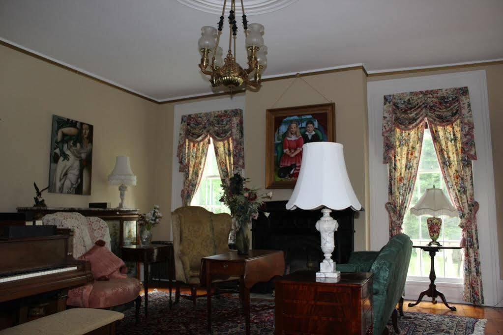 Oakcliff Bed And Breakfast Halfmoon Ngoại thất bức ảnh